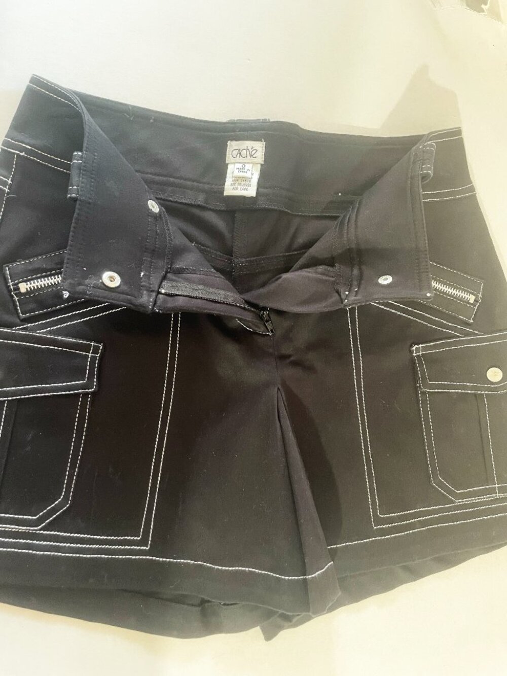 Cache Vintage Black Cargo Shorts w/Contrast Stitch | Y2K | Low-Mid Rise | Size 0 - Picture 3 of 10